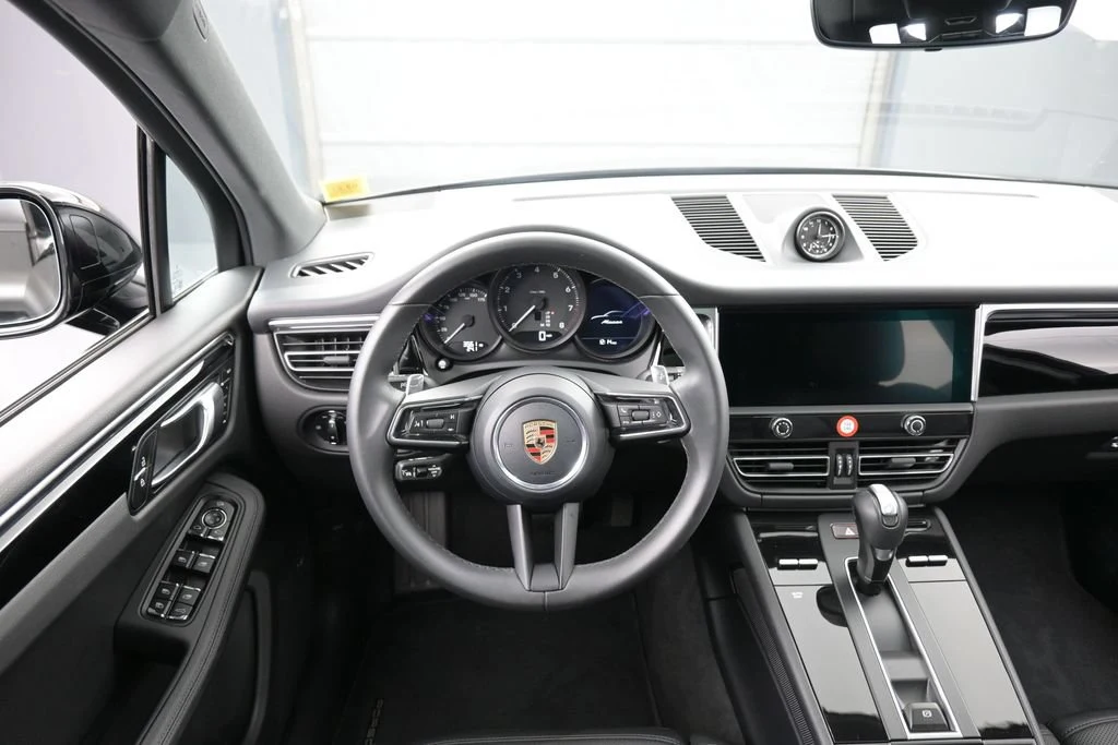 2026 Porsche Macan interior, dashboard, Black