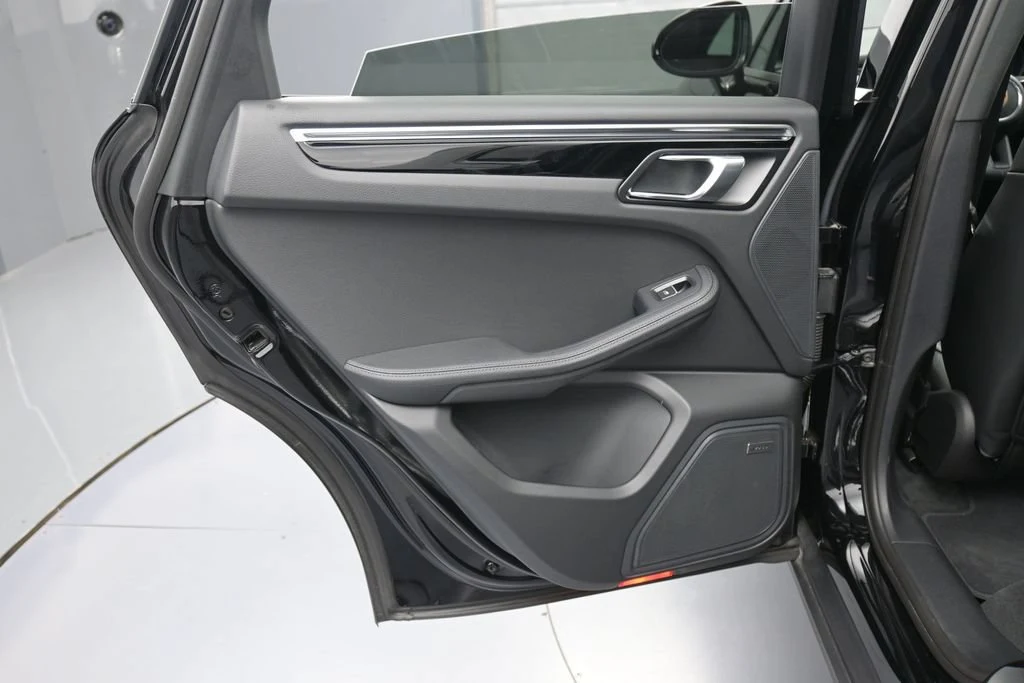 2026 Porsche Macan interior, door panel, Black