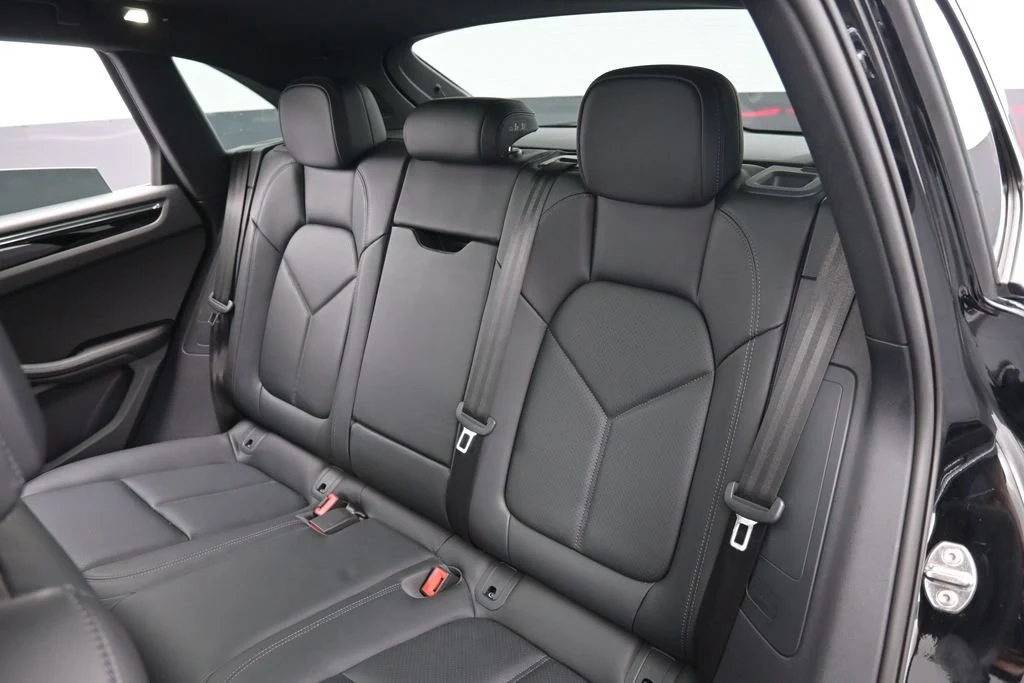 2026 Porsche Macan interior, seats, Black