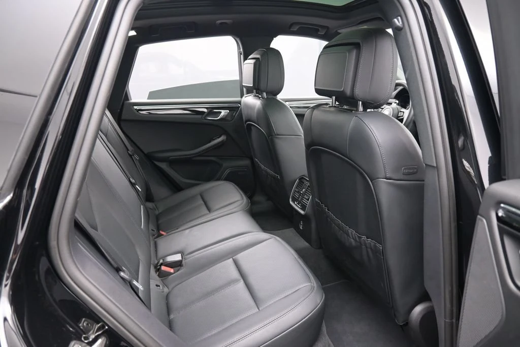 2026 Porsche Macan interior, seats, Black
