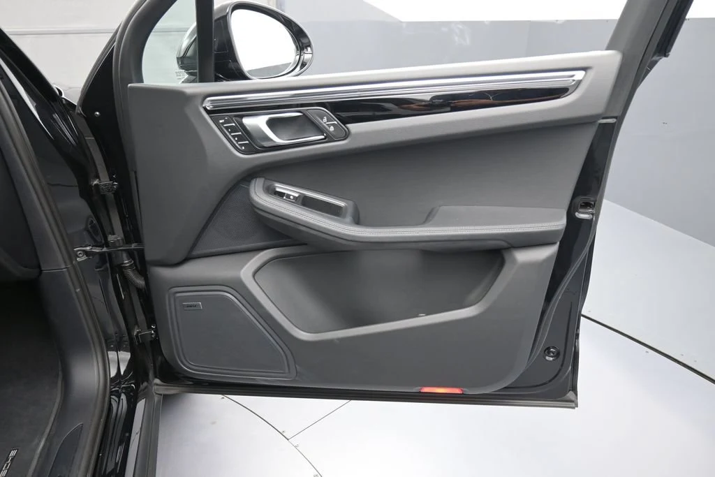2026 Porsche Macan interior, door panel, Black