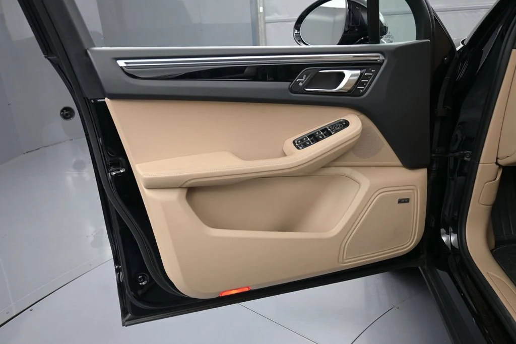 2026 Porsche Macan interior, door panel, Black/Mojave Beige