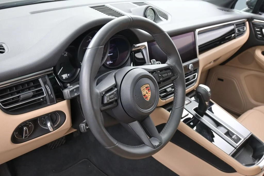 2026 Porsche Macan interior, Black/Mojave Beige