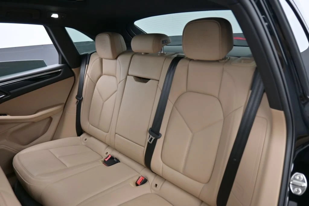 2026 Porsche Macan interior, seats, Black/Mojave Beige