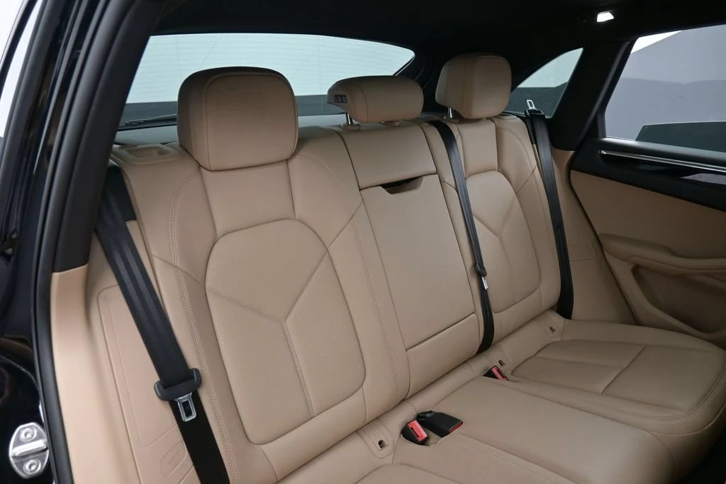 2026 Porsche Macan interior, seats, Black/Mojave Beige