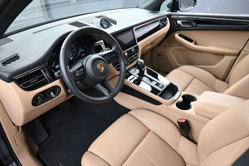 2026 Porsche Macan interior, Black/Mojave Beige