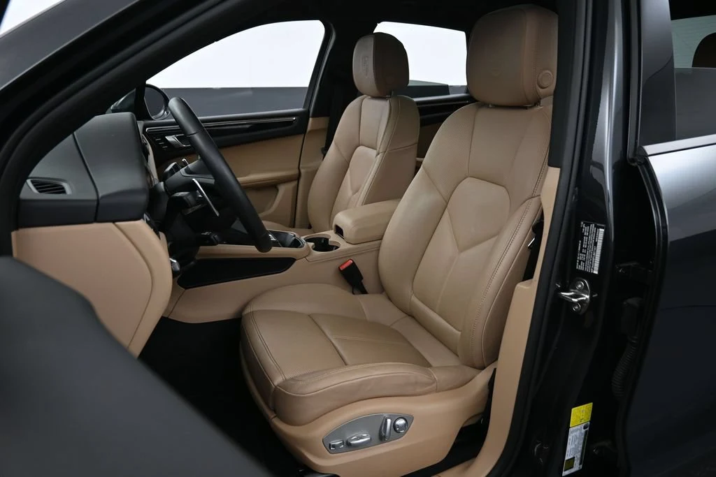 2026 Porsche Macan interior, seats, Black/Mojave Beige