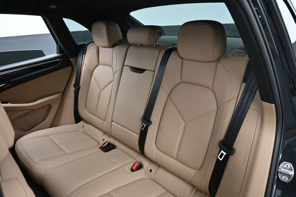 2026 Porsche Macan interior, seats, Black/Mojave Beige