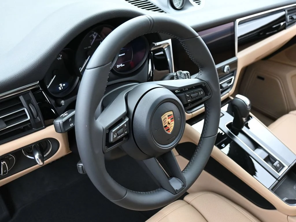 2026 Porsche Macan interior, Black/Mojave Beige