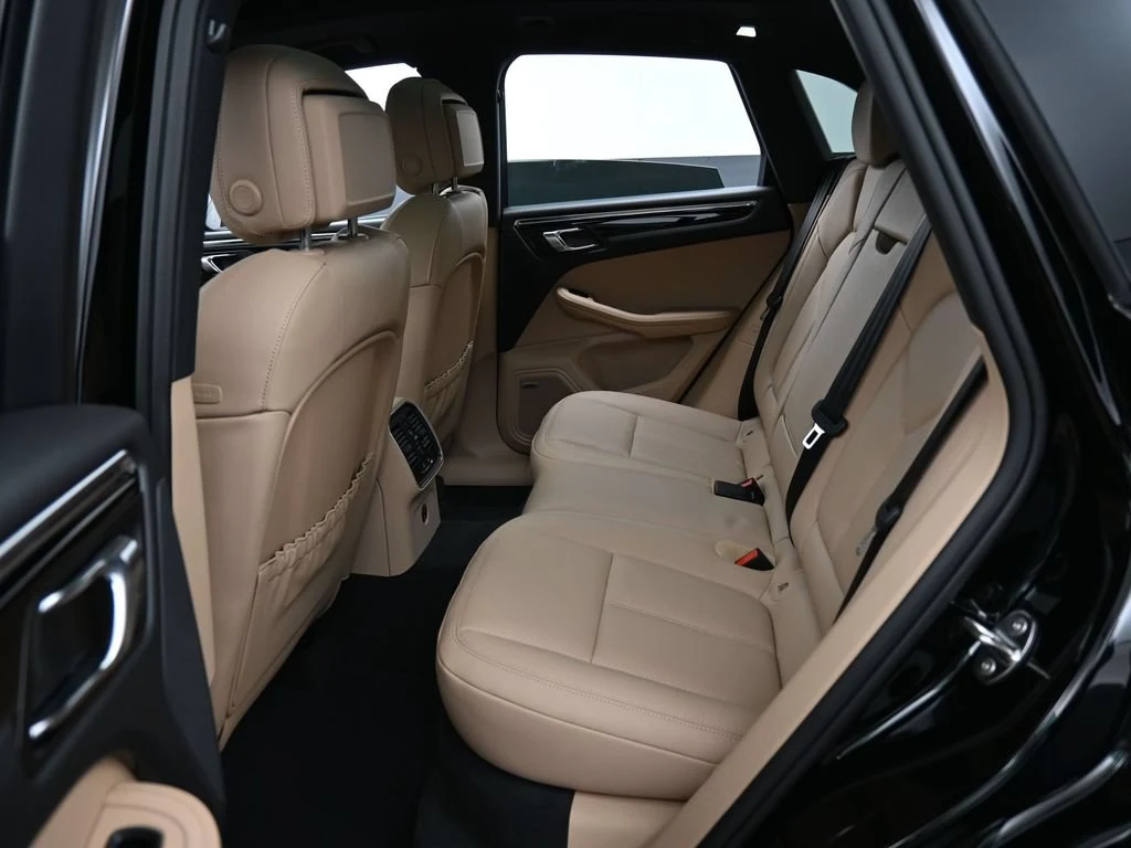 2026 Porsche Macan interior, seats, Black/Mojave Beige