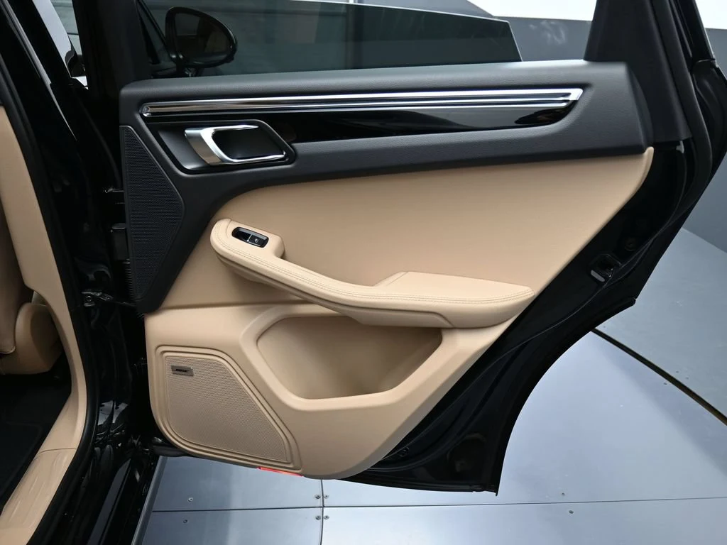 2026 Porsche Macan interior, door panel, Black/Mojave Beige