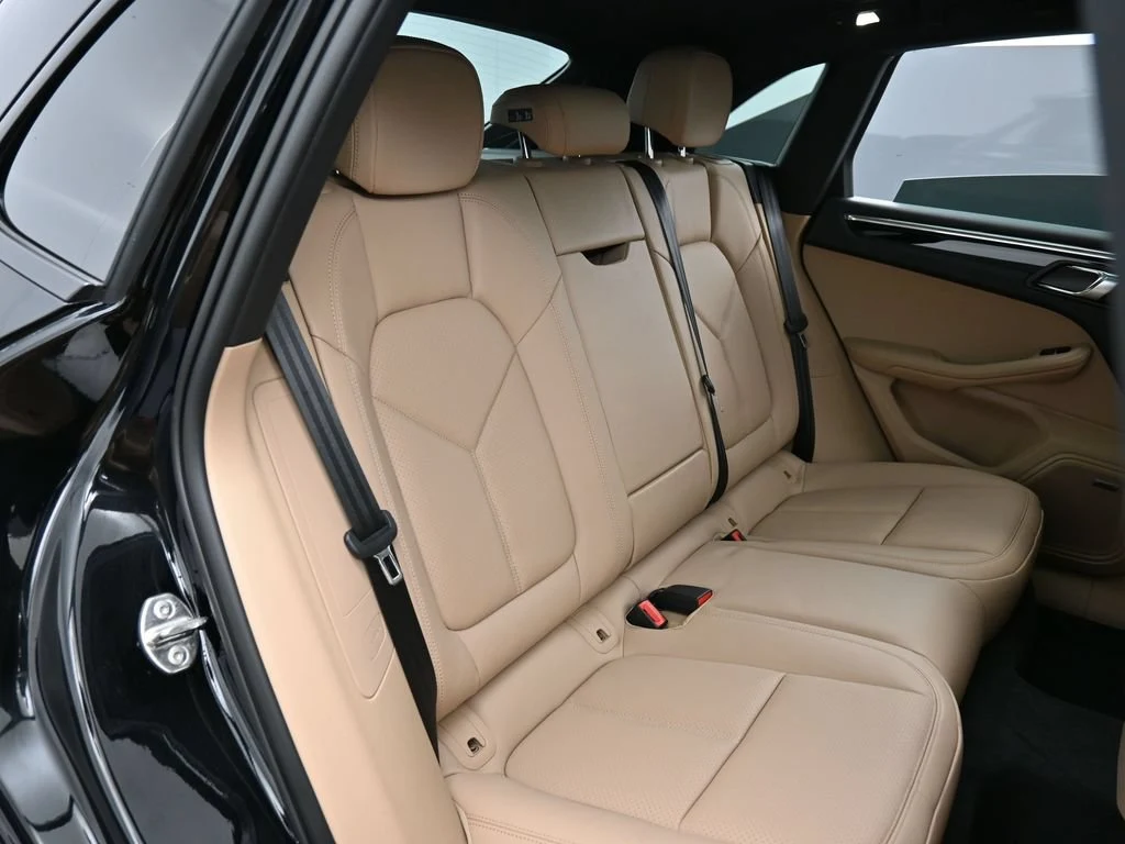 2026 Porsche Macan interior, seats, Black/Mojave Beige