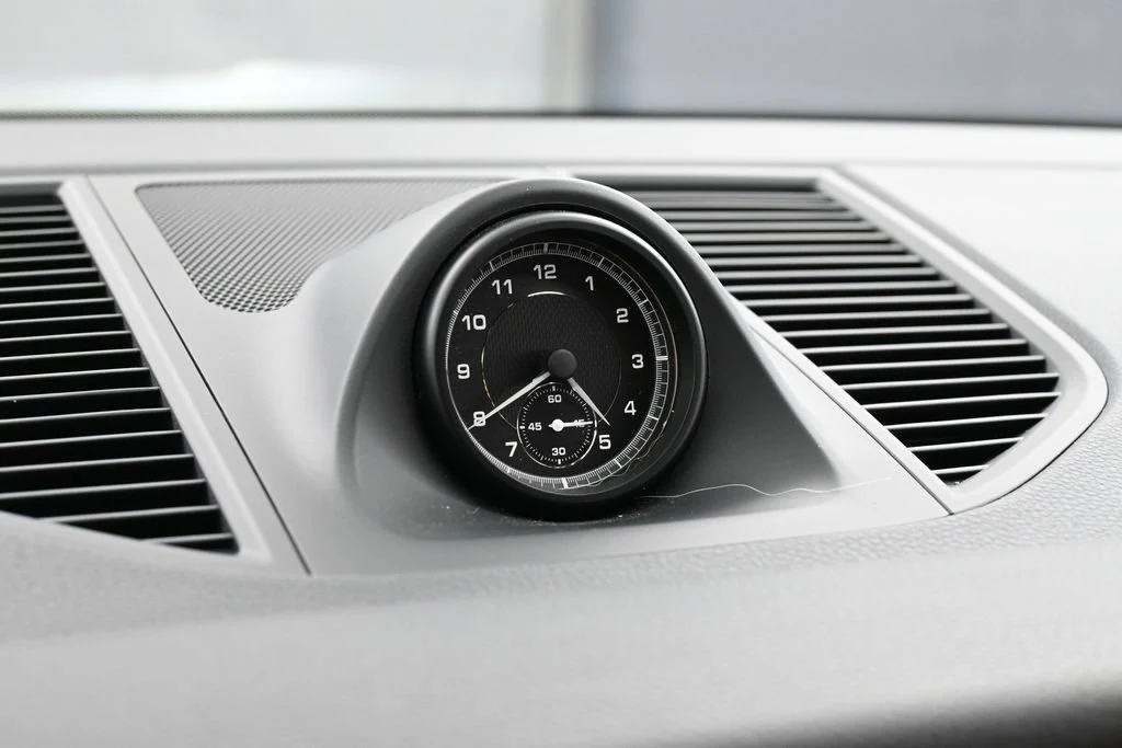 2026 Porsche Macan interior, Black/Mojave Beige