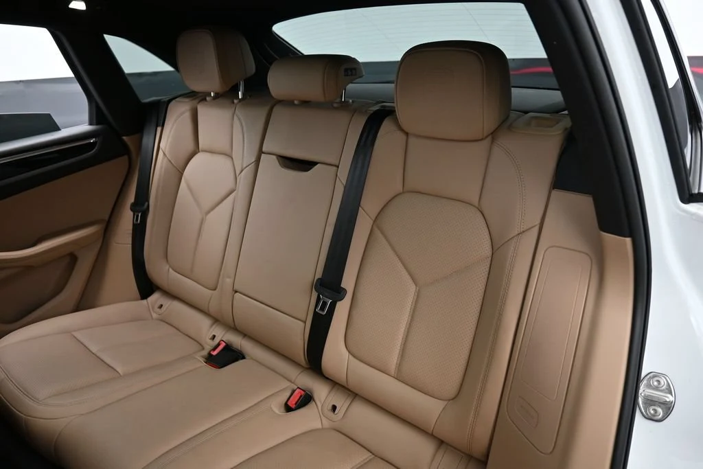 2026 Porsche Macan interior, seats, Black/Mojave Beige