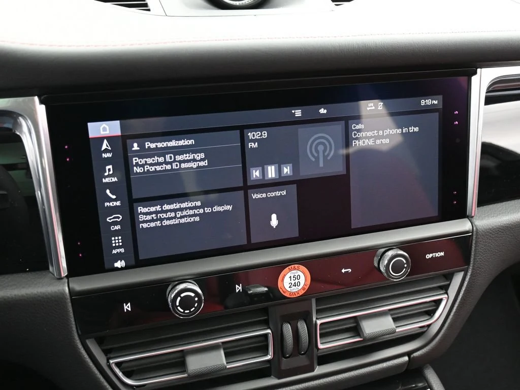 2026 Porsche Macan interior, Black/Bordeaux Red