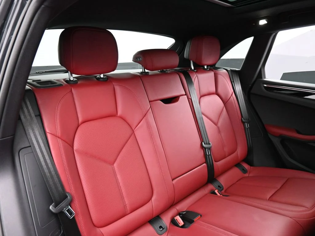 2026 Porsche Macan interior, seats, Black/Bordeaux Red