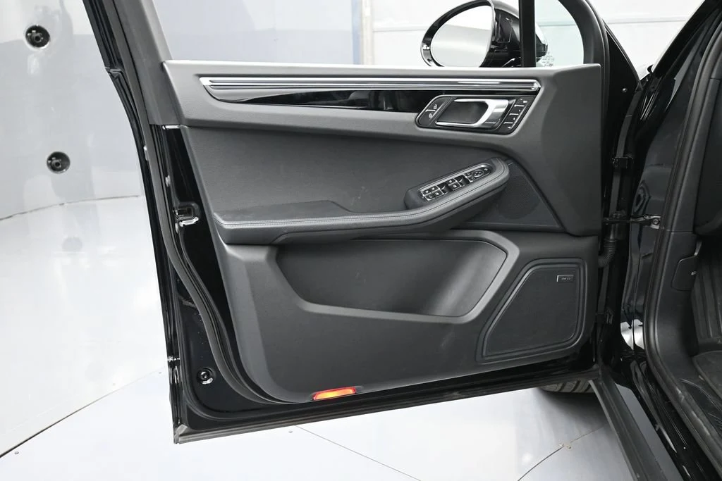 2026 Porsche Macan interior, door panel, Black