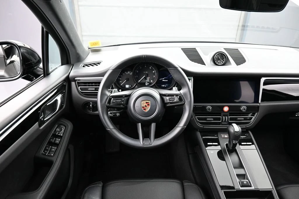 2026 Porsche Macan interior, dashboard, Black