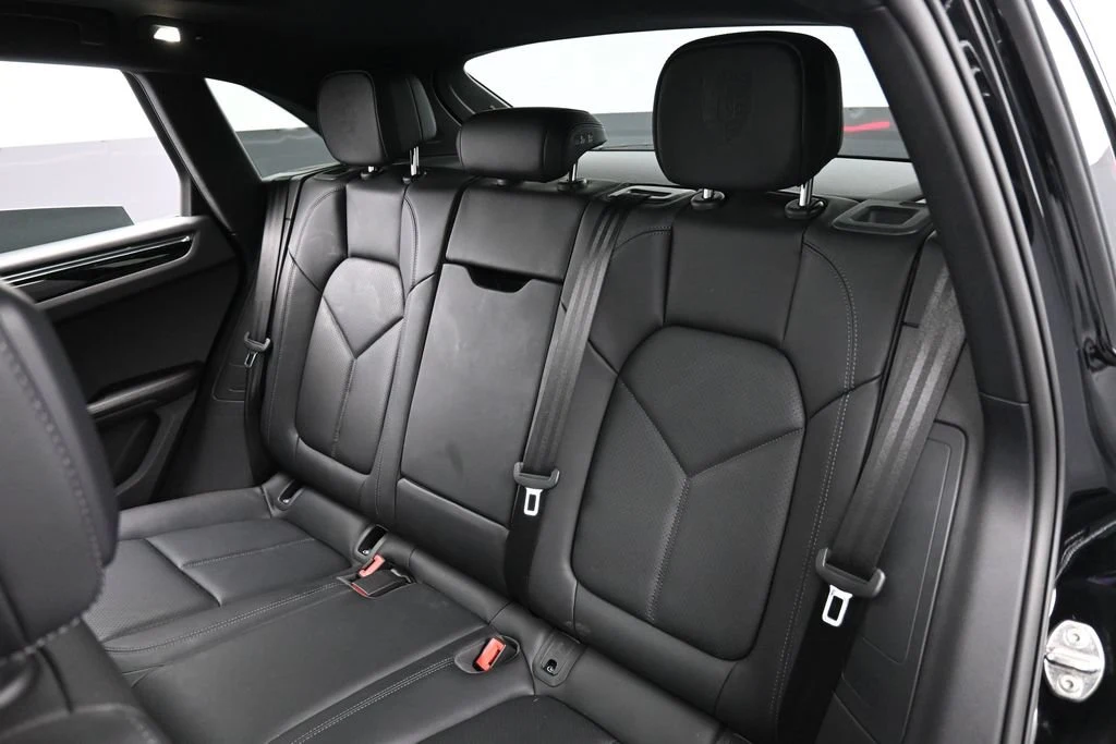 2026 Porsche Macan interior, seats, Black