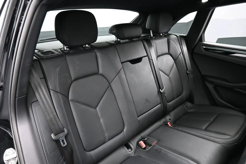 2026 Porsche Macan interior, seats, Black