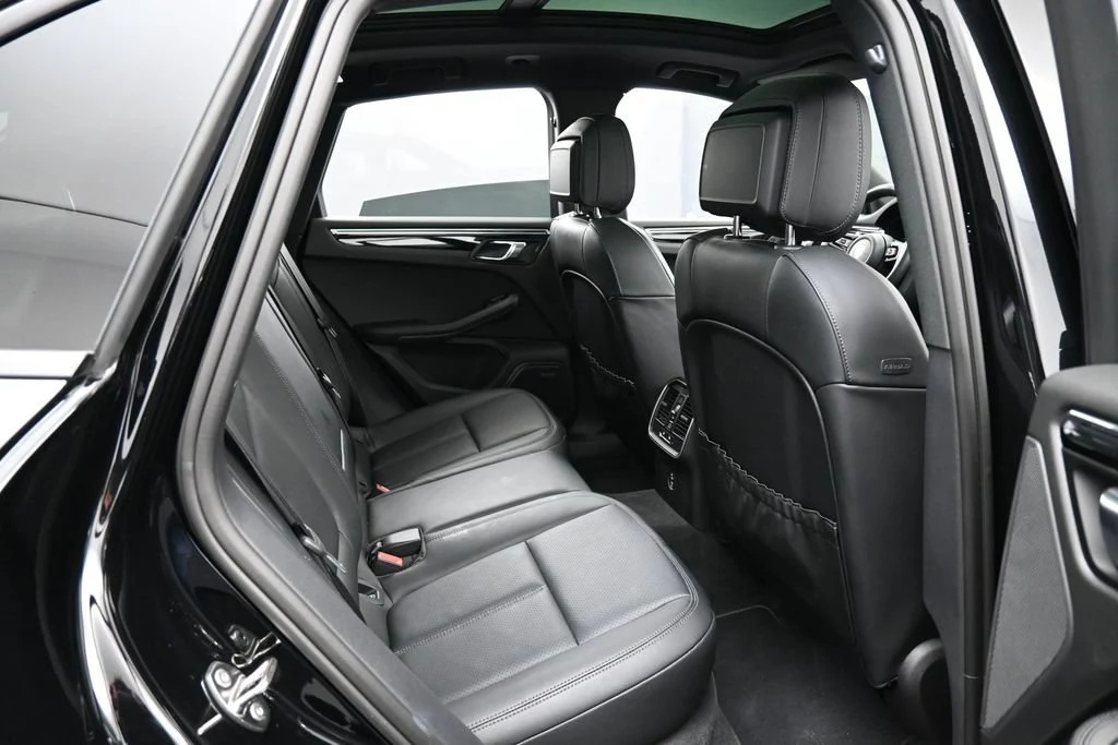 2026 Porsche Macan interior, seats, Black
