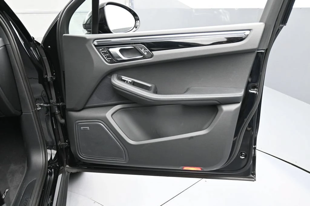 2026 Porsche Macan interior, door panel, Black