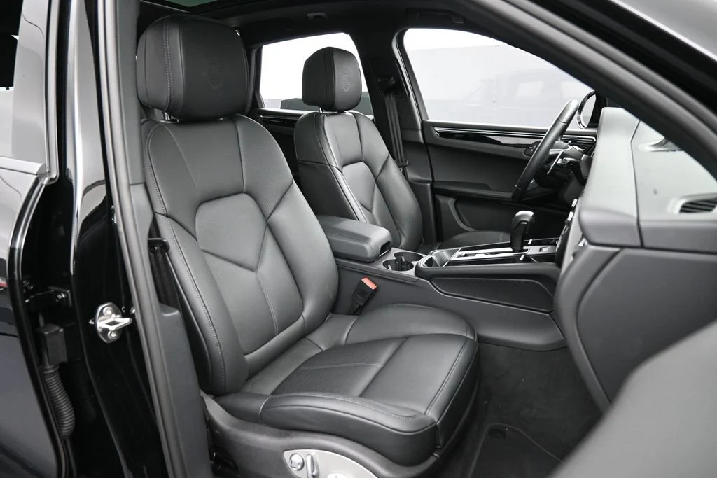 2026 Porsche Macan interior, seats, Black