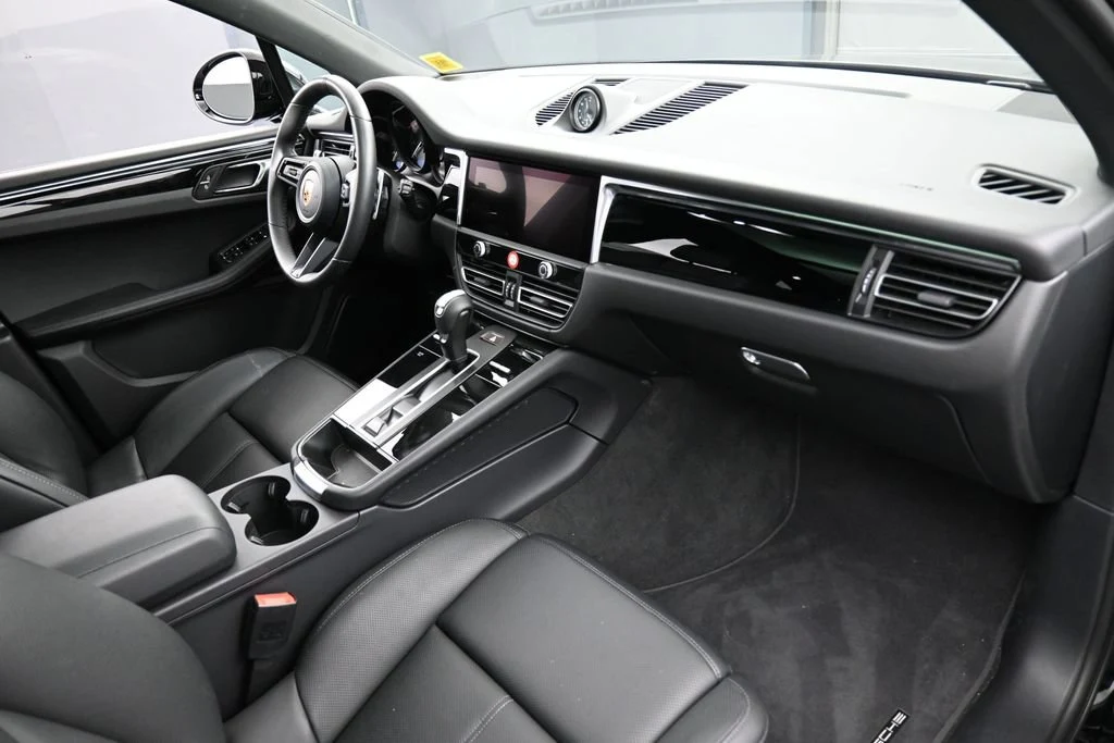 2026 Porsche Macan interior, Black