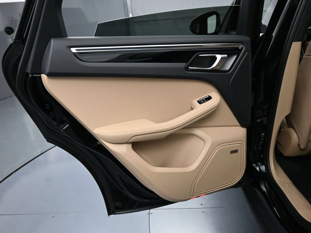 2026 Porsche Macan interior, door panel, Black/Mojave Beige
