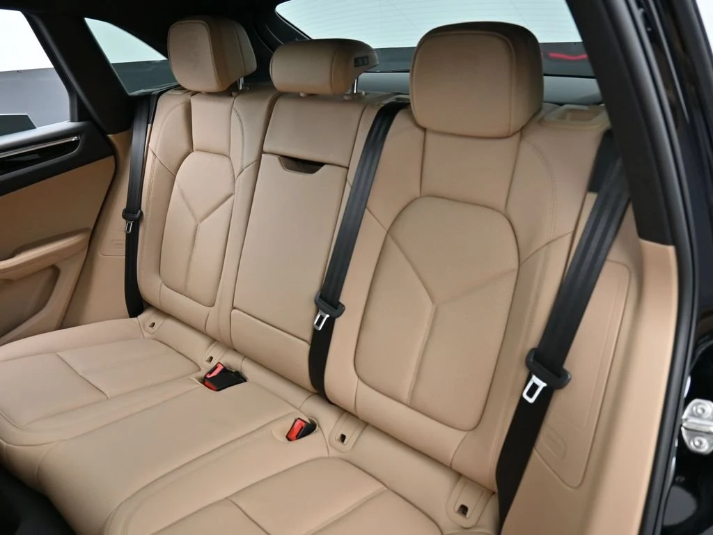2026 Porsche Macan interior, seats, Black/Mojave Beige