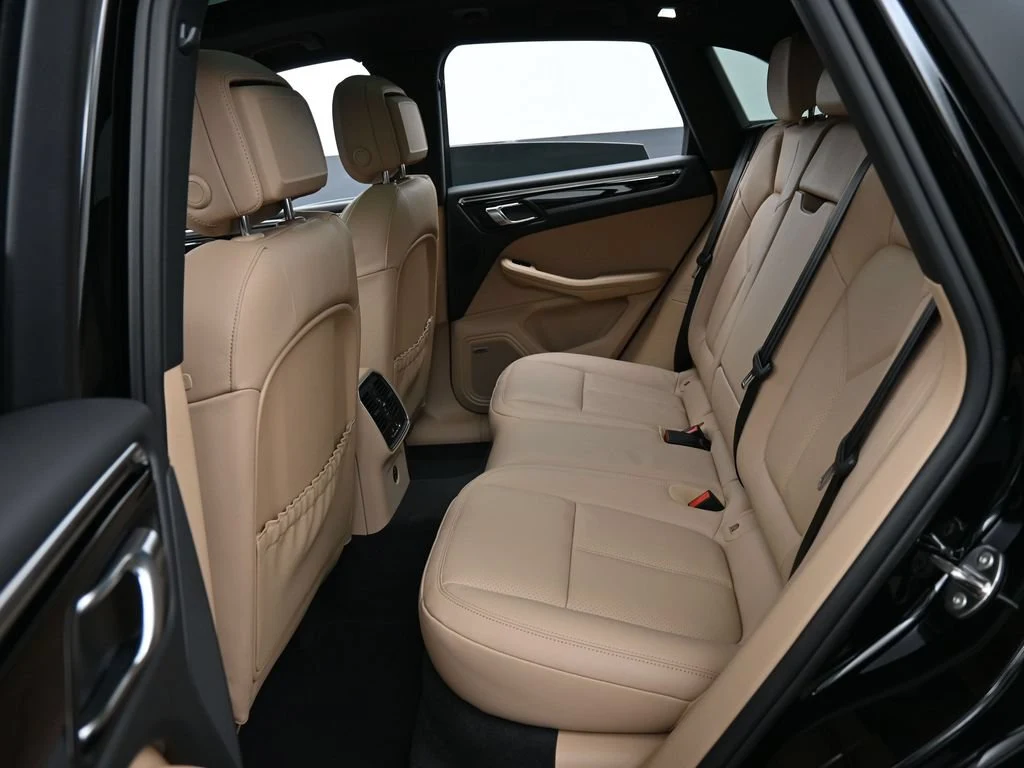 2026 Porsche Macan interior, seats, Black/Mojave Beige