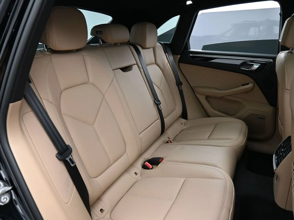 2026 Porsche Macan interior, seats, Black/Mojave Beige