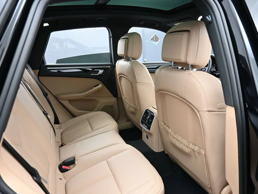 2026 Porsche Macan interior, seats, Black/Mojave Beige