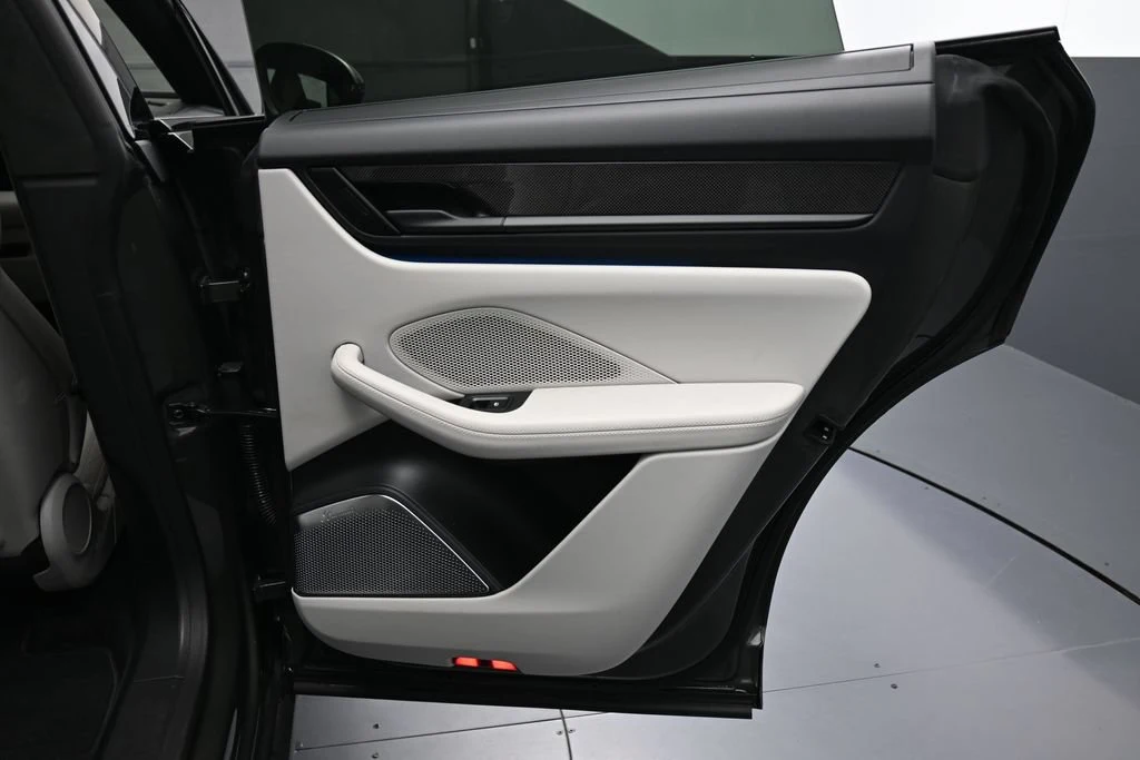 2025 Porsche Macan Turbo Electric interior, door panel, Black/Chalk