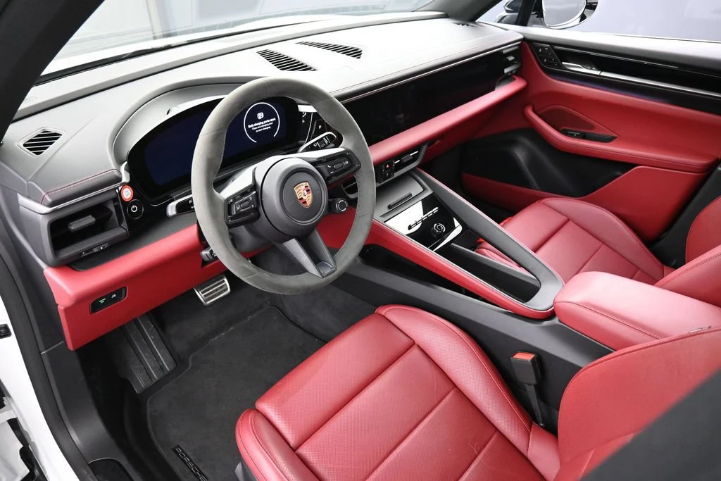 2025 Porsche Macan 4S Electric interior, Black/Bordeaux Red