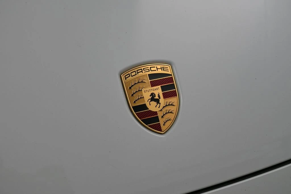2025 Porsche Macan 4S Electric, detail
