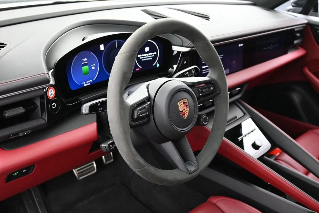2025 Porsche Macan 4S Electric interior, dashboard, Black/Bordeaux Red