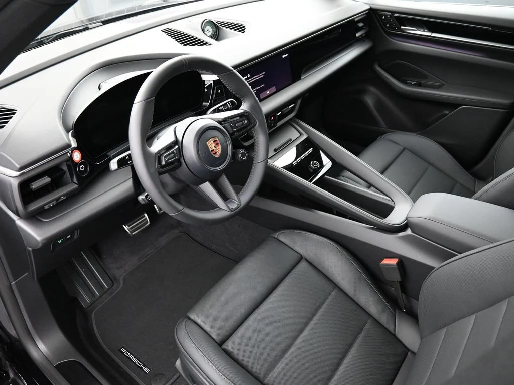 2025 Porsche Macan 4S Electric interior