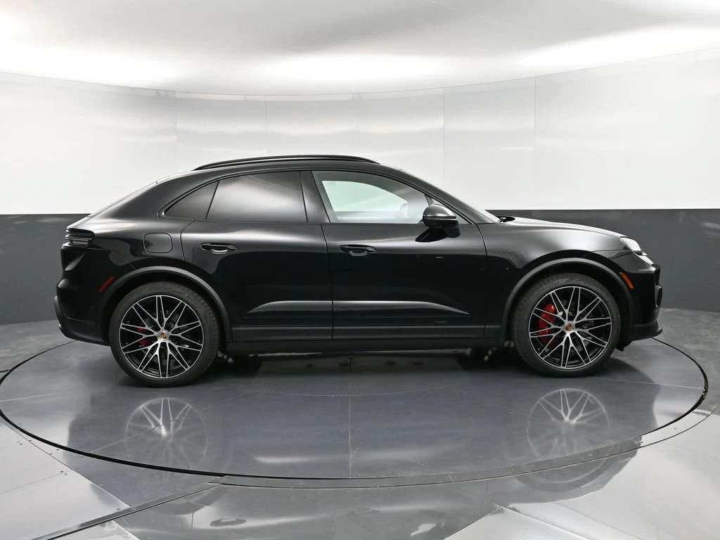 2025 Porsche Macan 4S Electric, side profile, Black