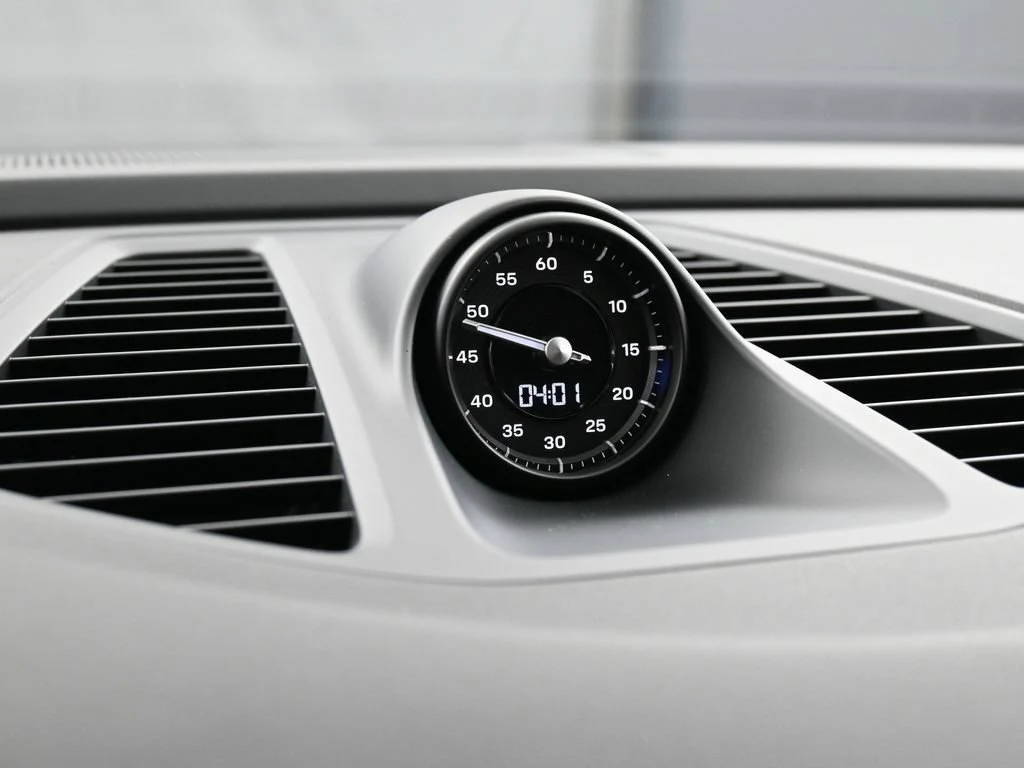 2025 Porsche Macan 4S Electric interior