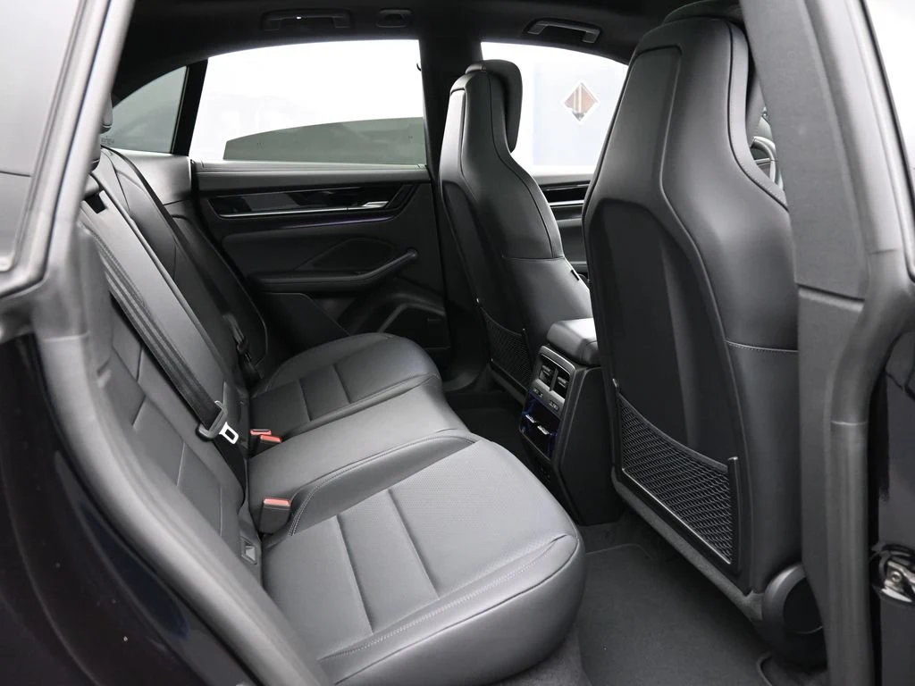 2025 Porsche Macan 4S Electric interior, seats