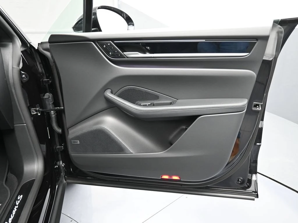 2025 Porsche Macan 4S Electric interior, door panel