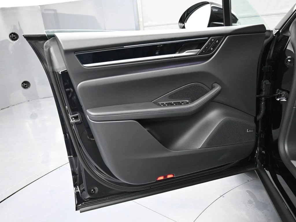 2026 Porsche Macan 4 Electric interior, door panel
