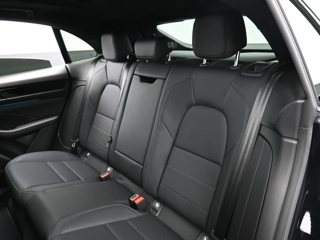 2026 Porsche Macan 4 Electric interior, seats