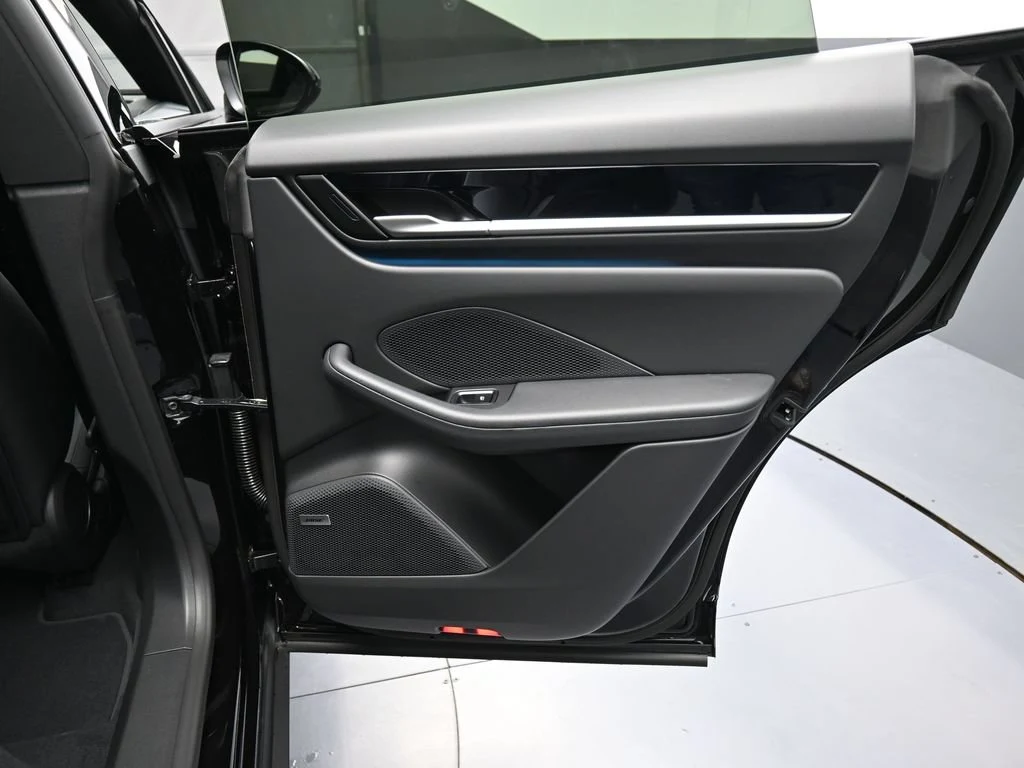 2026 Porsche Macan 4 Electric interior, door panel