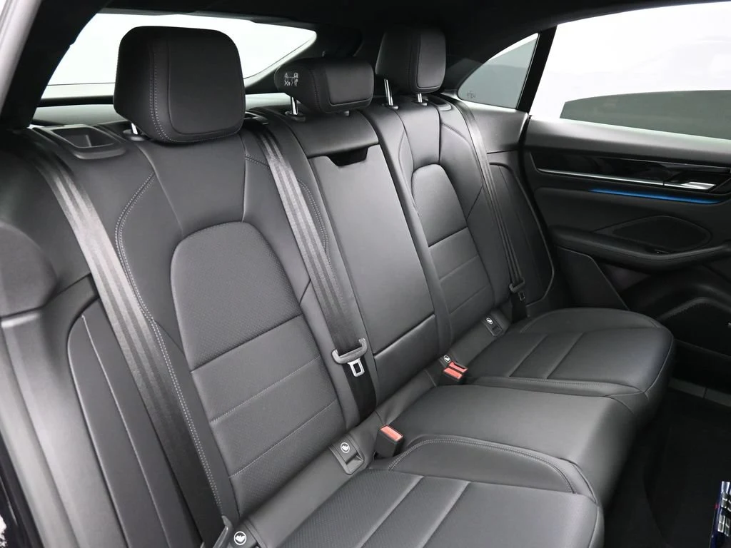 2026 Porsche Macan 4 Electric interior, seats