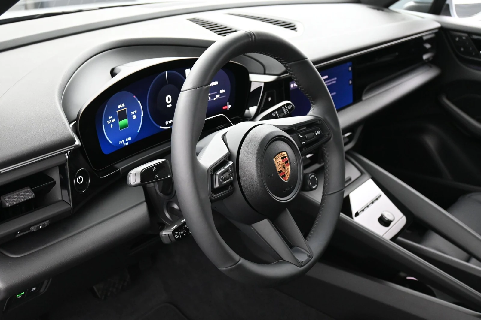 2026 Porsche Macan 4 Electric interior, dashboard, Black