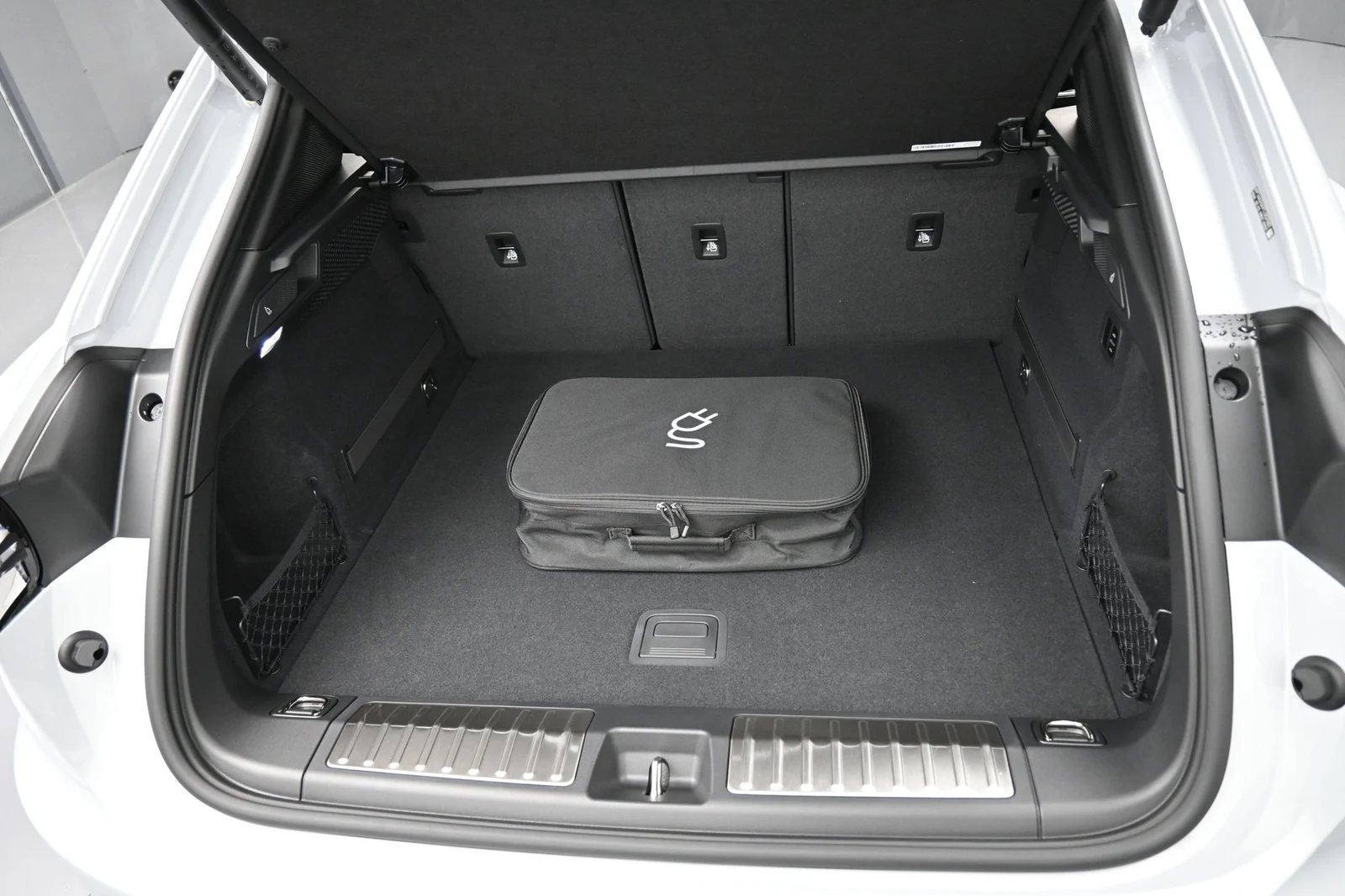 2026 Porsche Macan 4 Electric trunk