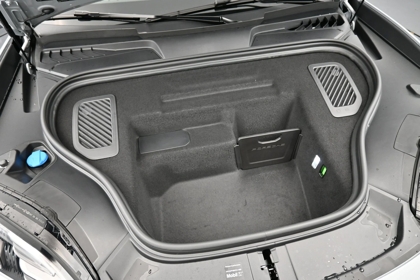 2026 Porsche Macan 4 Electric trunk