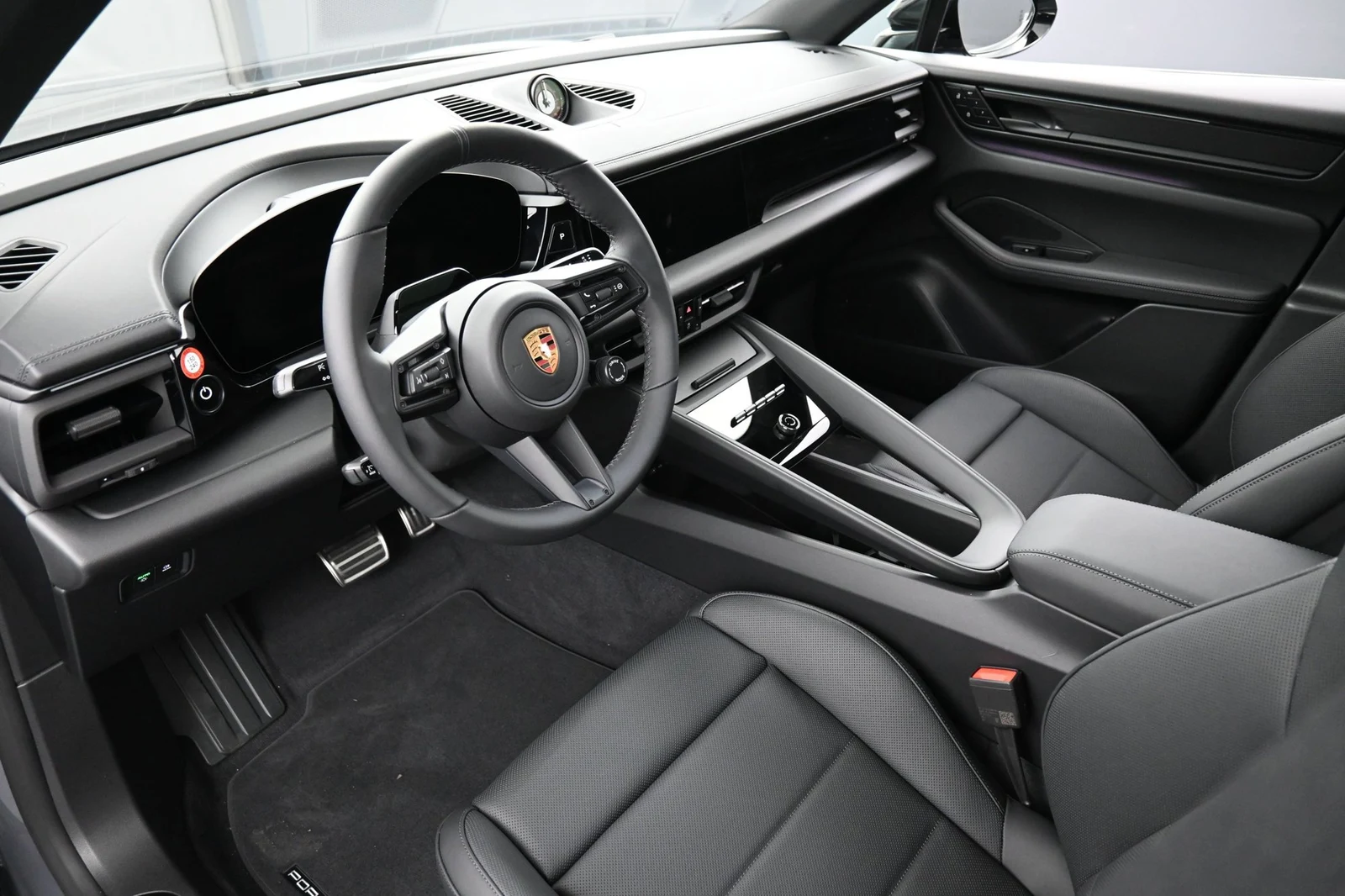 2026 Porsche Macan GTS Electric interior, Black